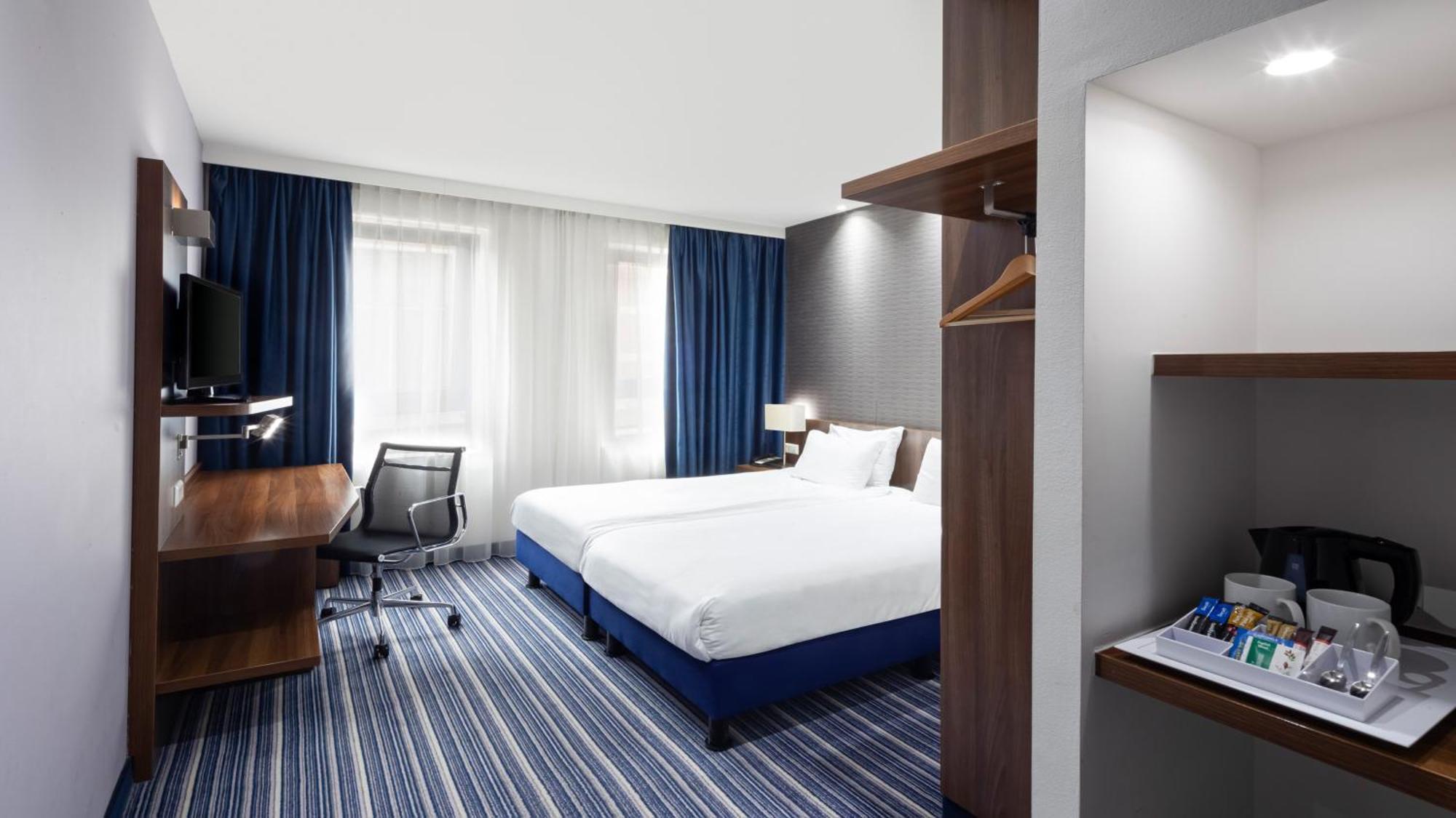 Express - Parliament By Ihg